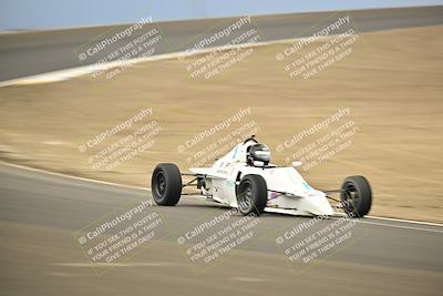 media/Jan-26-2025-CalClub SCCA (Sun) [[cfcea7df88]]/Group 7/Race/